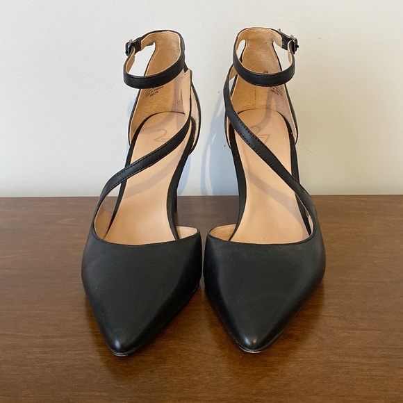 27 Edit Naturalizer Pumps - Picture 2 of 10